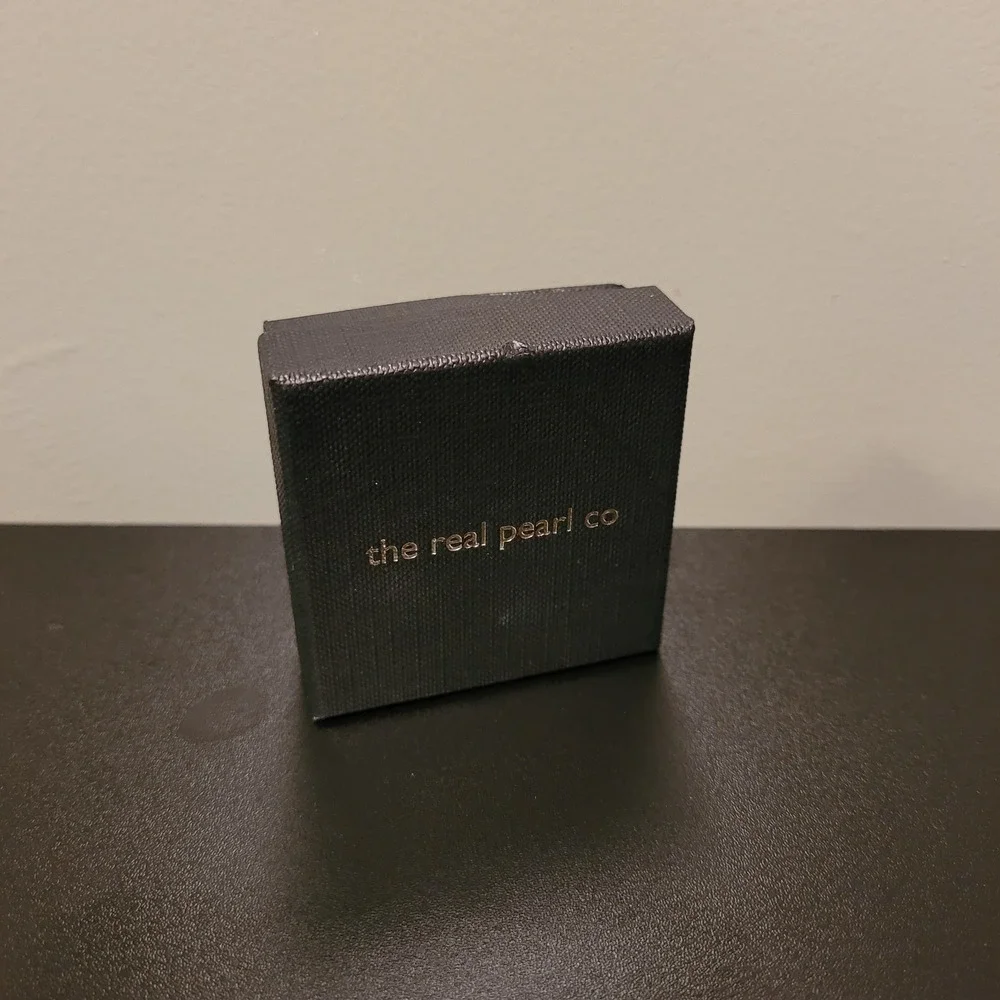 The Real Pearl Co. Small Square‎ Jewelry Gift Box, Black Gold